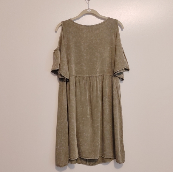 Paper Crane sage green boho cold shoulder short sleeve dress - Picture 6 of 10
